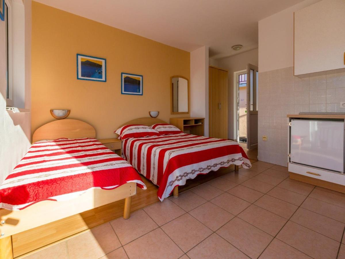 Apartman Ani *