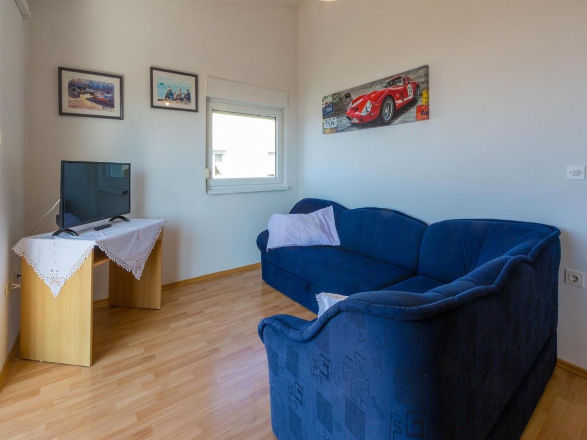 Apartman Ani *